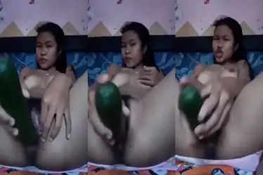 ABG Sange Berat Colmek Pakai Timun Gede Secara Liar