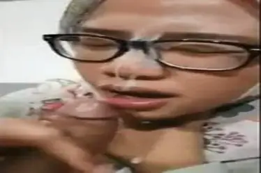 Dokumentasi Siska Hijab Cantik Bersantai Kasur
